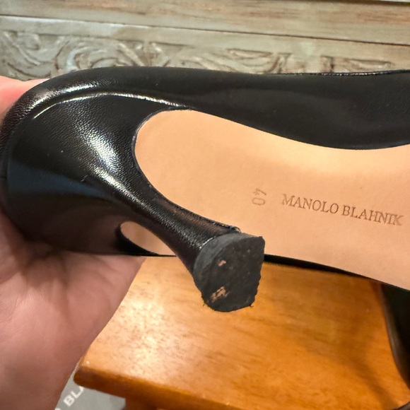 Manolo Blahnik 70mm Point Toe Black Leather Pump - Picture 9 of 15